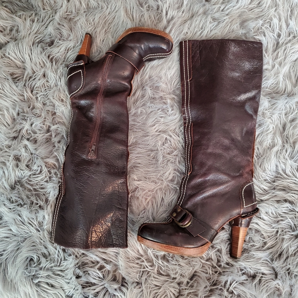 Sexy auburn leather• wood boots